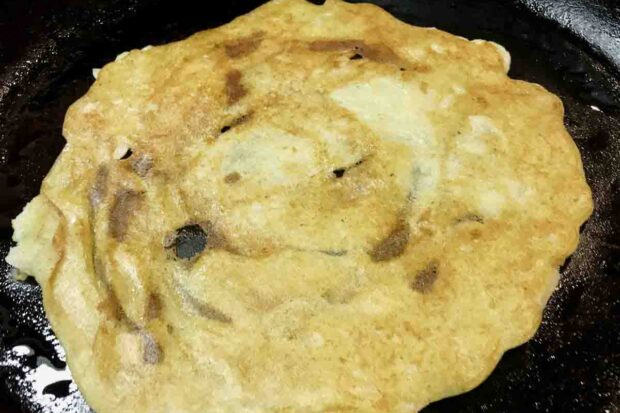 Pesarutt Dosa (Whole Green Moong Dahl)