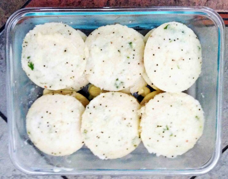 Rava Idli - Puffy Cream of Wheat Muffins